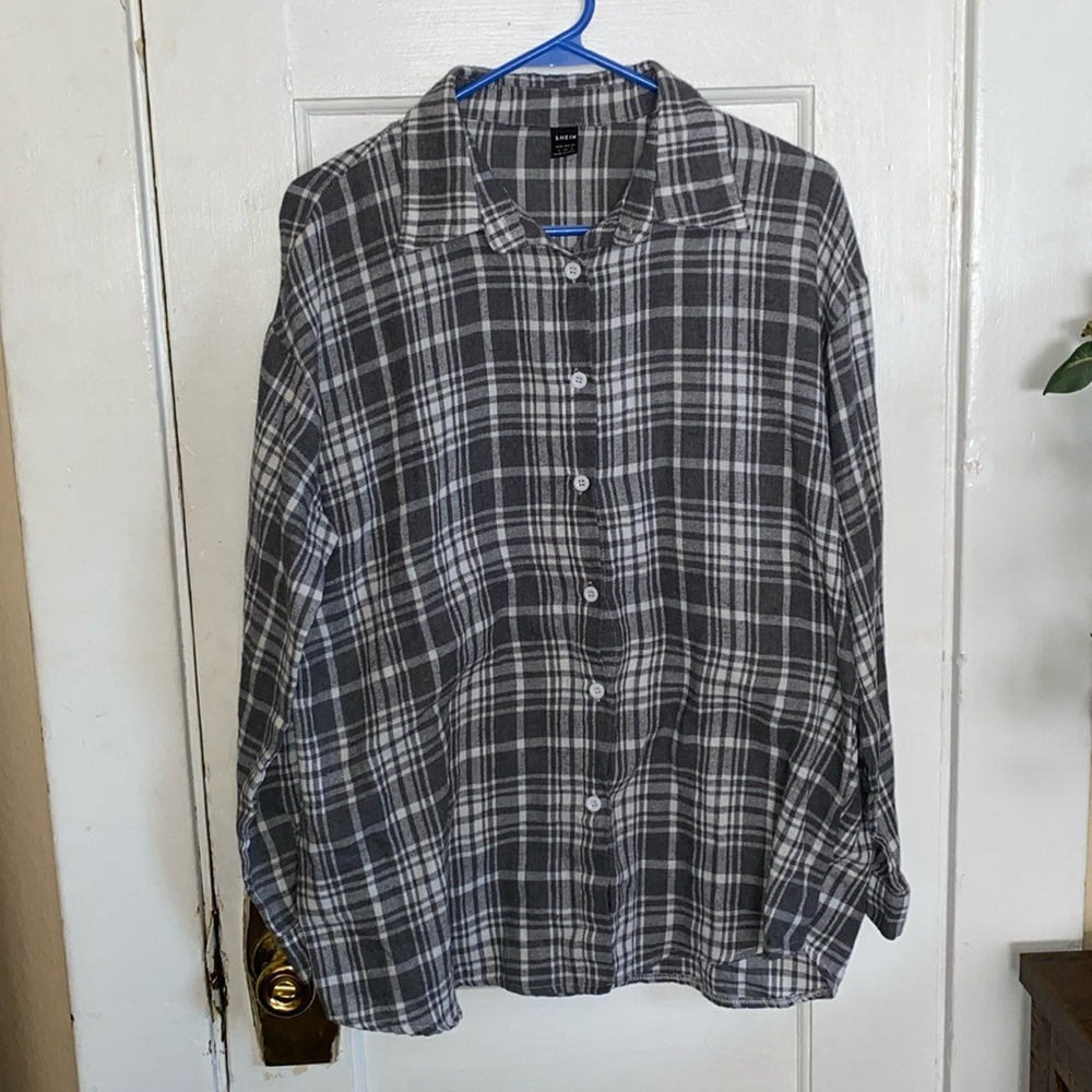 SHEIN Plaid Flannel Button-up Shirt